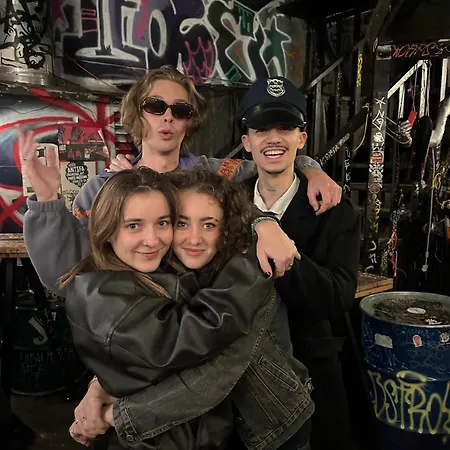 旅馆 Wild Elephants *